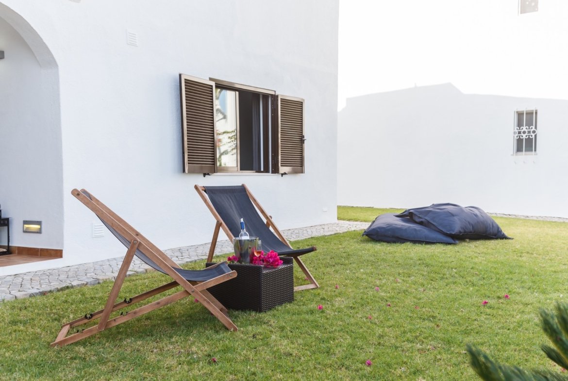 Comfortable Villa in Green