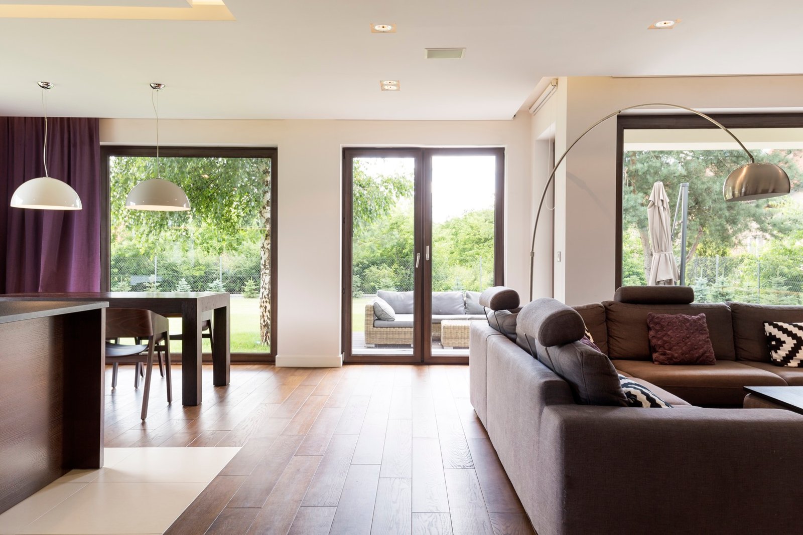 Contemporary apartment